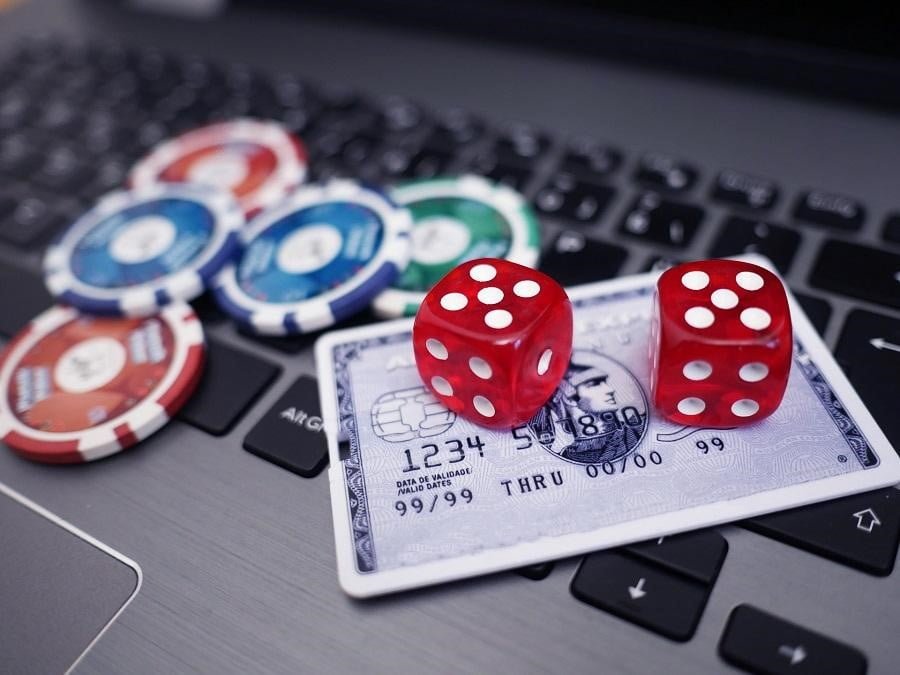 Why entrepreneurs should consider opening an online gambling business.jpg