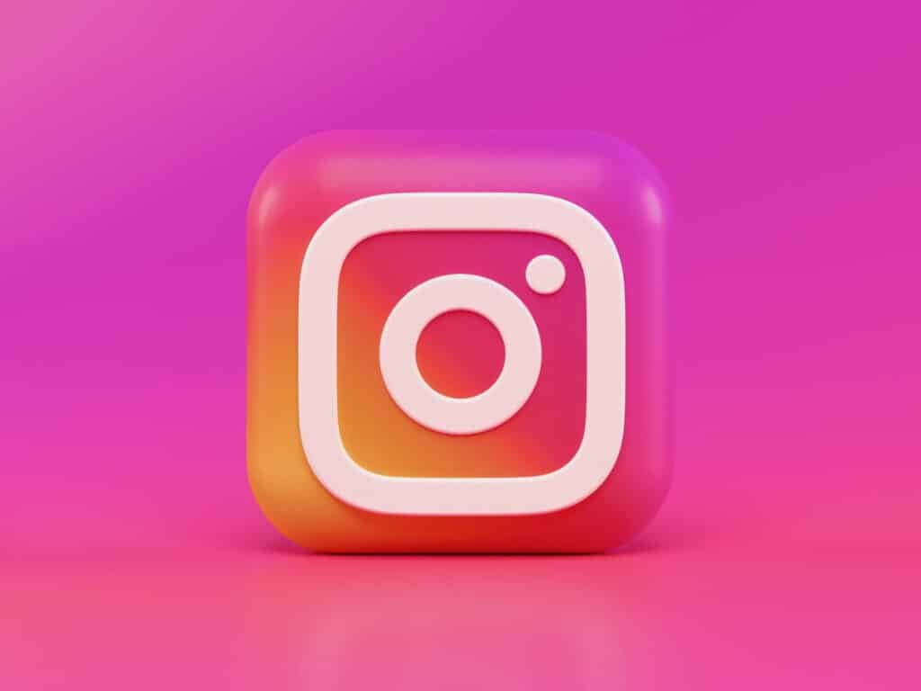 Should you buy Instagram followers in the UK? (Pros & Cons)