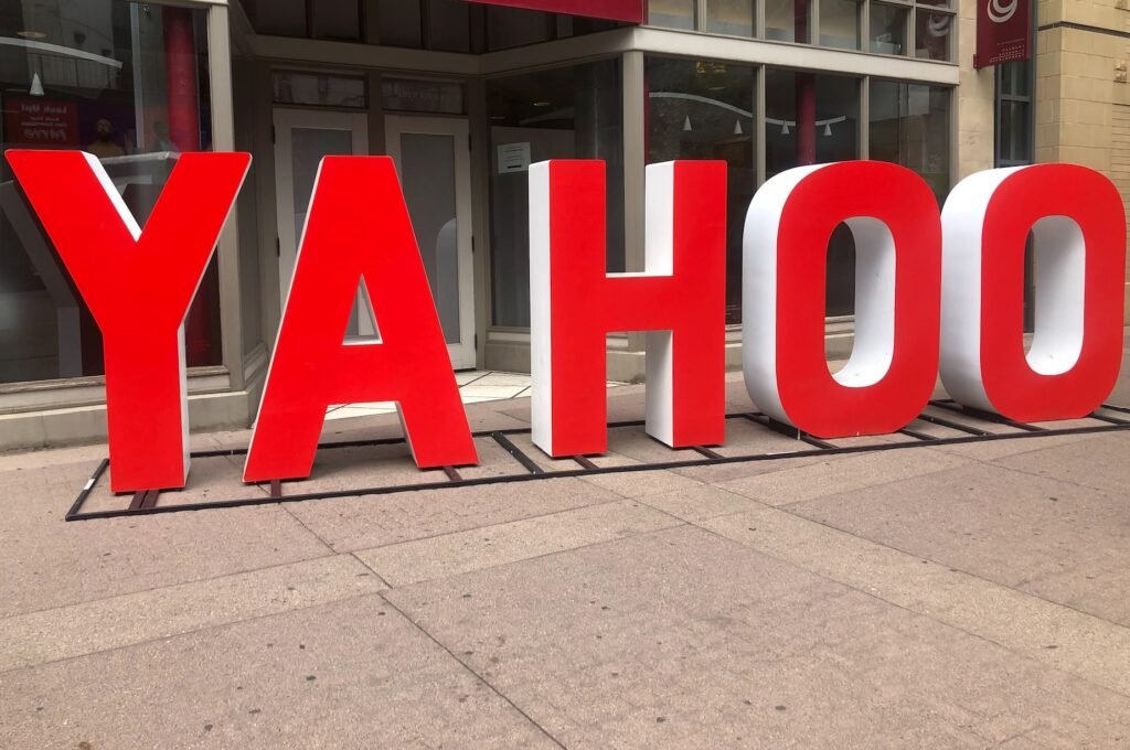 Yahoo buys Snapchat rival
